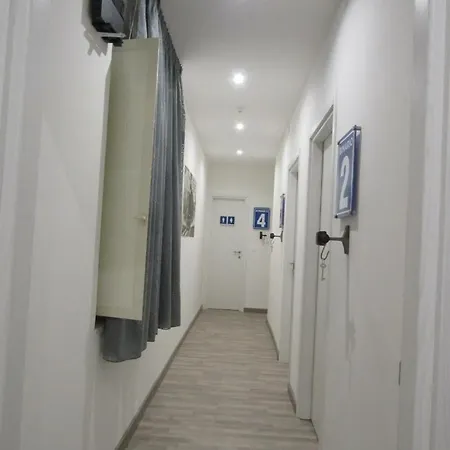 B&B Maison La Metro 솜마베수비아나